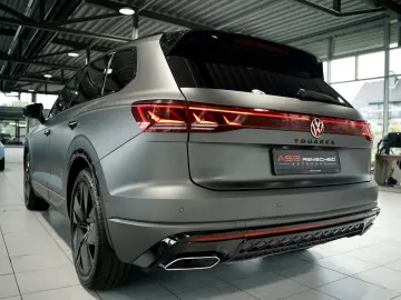 VW Touareg 3.0 TDI 4M R line  1.H  21  ACC  H-UP