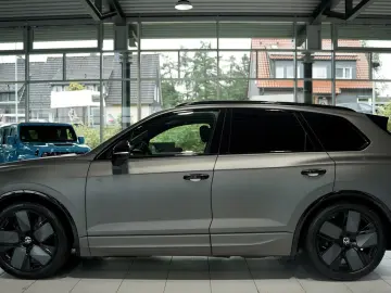 VW Touareg 3.0 TDI 4M R line  1.H  21  ACC  H-UP