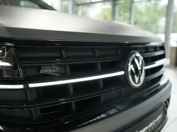 VW Touareg 3.0 TDI 4M R line  1.H  21  ACC  H-UP
