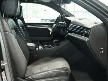 VW Touareg 3.0 TDI 4M R line  1.H  21  ACC  H-UP