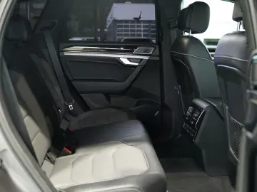 VW Touareg 3.0 TDI 4M R line  1.H  21  ACC  H-UP