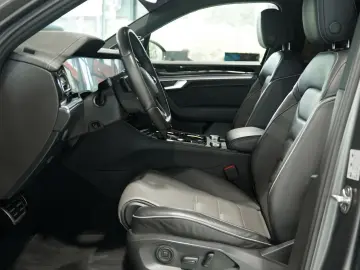 VW Touareg 3.0 TDI 4M R line  1.H  21  ACC  H-UP