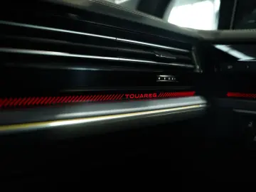 VW Touareg 3.0 TDI 4M R line  1.H  21  ACC  H-UP