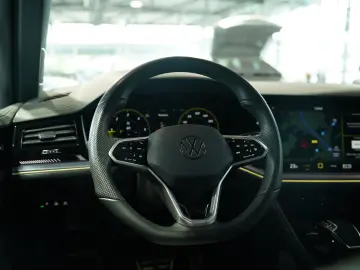 VW Touareg 3.0 TDI 4M R line  1.H  21  ACC  H-UP