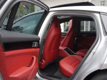 Porsche Panamera 4 E-Hybrid UPE