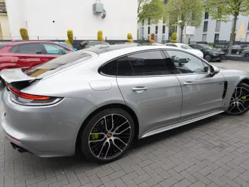 Porsche Panamera 4 E-Hybrid UPE