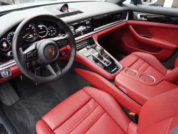 Porsche Panamera 4 E-Hybrid UPE