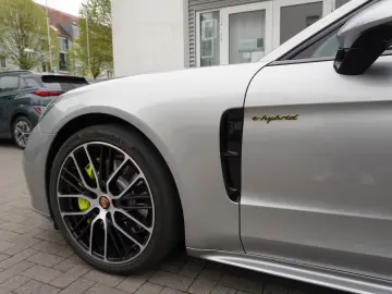 Porsche Panamera 4 E-Hybrid UPE