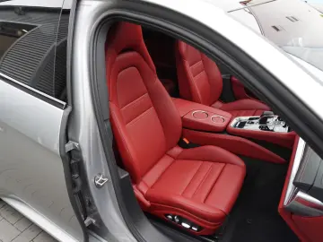 Porsche Panamera 4 E-Hybrid UPE
