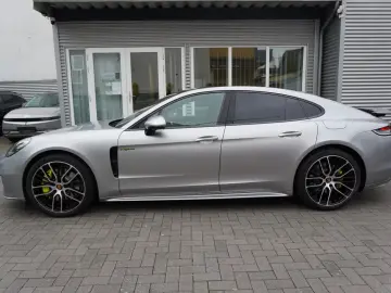 Porsche Panamera 4 E-Hybrid UPE