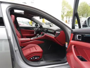 Porsche Panamera 4 E-Hybrid UPE
