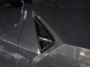 LAMBORGHINI Urus  23 Zoll  Pano  Keramik  B&O  LUFT