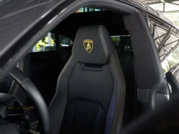 LAMBORGHINI Urus  23 Zoll  Pano  Keramik  B&O  LUFT