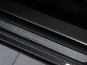 LAMBORGHINI Urus  23 Zoll  Pano  Keramik  B&O  LUFT