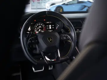 LAMBORGHINI Urus  23 Zoll  Pano  Keramik  B&O  LUFT