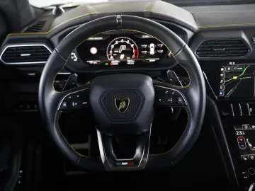 LAMBORGHINI Urus  23 Zoll  Pano  Keramik  B&O  LUFT