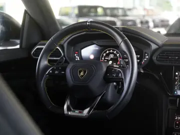 LAMBORGHINI Urus  23 Zoll  Pano  Keramik  B&O  LUFT