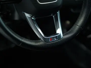 AUDI RS5 Coupé  2.H  20  RS-Sitze  RS-AGA  Pano  B&O