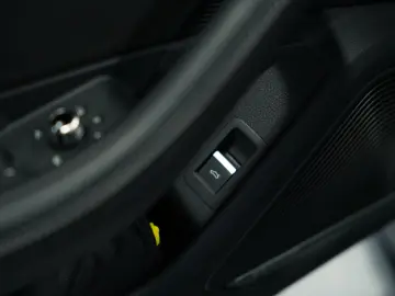 AUDI RS5 Coupé  2.H  20  RS-Sitze  RS-AGA  Pano  B&O
