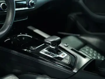 AUDI RS5 Coupé  2.H  20  RS-Sitze  RS-AGA  Pano  B&O