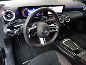 MERCEDES-BENZ CLA 220 4M  AMG Edition Night Pano 360  Distr
