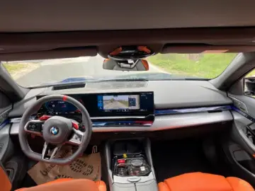 BMW M5 Limo. PHEV 727 PS Autom. Komfortpaket; LED