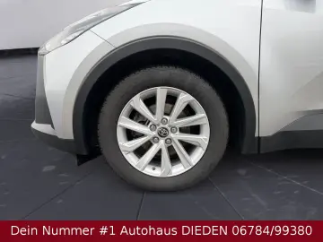 TOYOTA C-HR Hybrid FWD Flow KAMERA LED