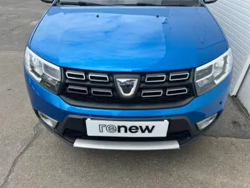 DACIA SANDERO TCe 90 Stepway Celebration