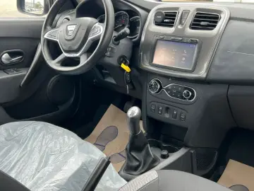 DACIA SANDERO TCe 90 Stepway Celebration