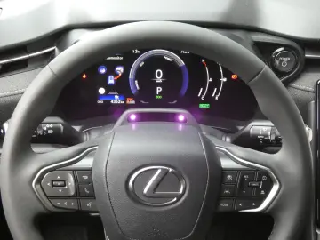 Lexus LBX 1 5 Hybrid FWD Basis   Komfort Paket