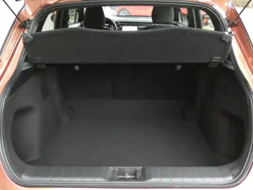 Lexus LBX 1 5 Hybrid FWD Basis   Komfort Paket