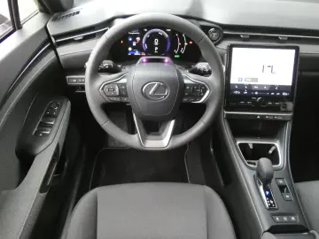 Lexus LBX 1 5 Hybrid FWD Basis   Komfort Paket
