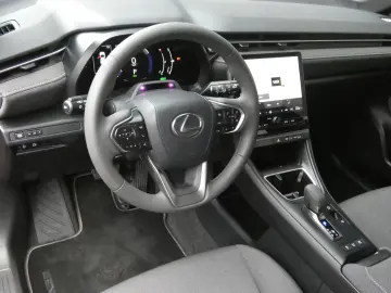 Lexus LBX 1 5 Hybrid FWD Basis   Komfort Paket