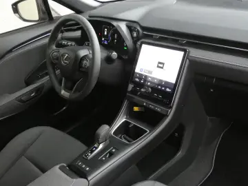 Lexus LBX 1 5 Hybrid FWD Basis   Komfort Paket