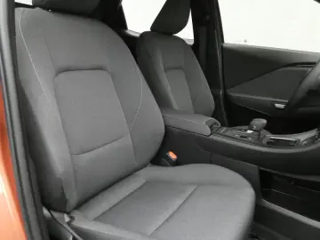 Lexus LBX 1 5 Hybrid FWD Basis   Komfort Paket