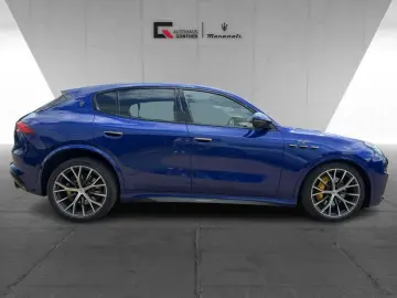 MASERATI Grecale Trofeo 3.0 V6 530HP Pano Carbon