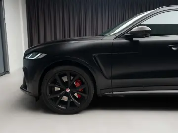 Jaguar F-Pace SVR AWD