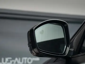 Jaguar F-Pace SVR AWD