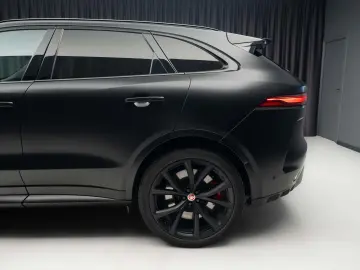Jaguar F-Pace SVR AWD
