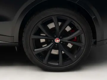 Jaguar F-Pace SVR AWD