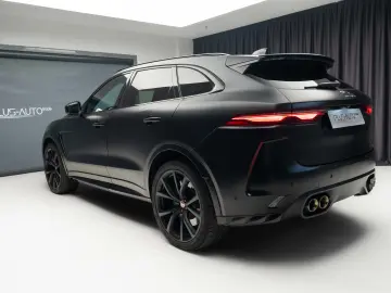 Jaguar F-Pace SVR AWD