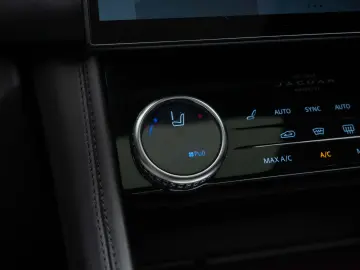 Jaguar F-Pace SVR AWD