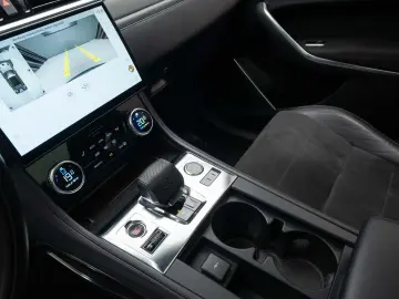 Jaguar F-Pace SVR AWD