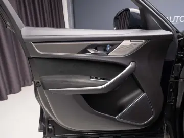 Jaguar F-Pace SVR AWD