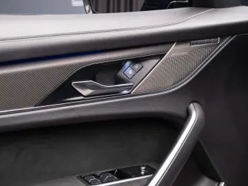 Jaguar F-Pace SVR AWD