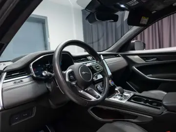 Jaguar F-Pace SVR AWD