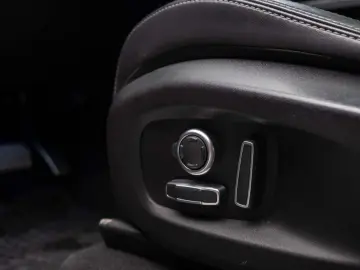 Jaguar F-Pace SVR AWD