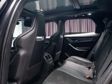 Jaguar F-Pace SVR AWD