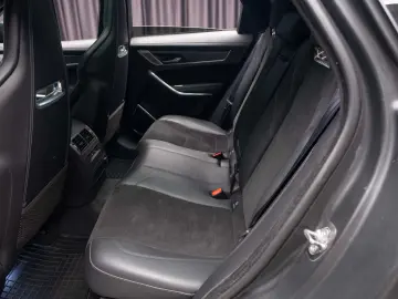 Jaguar F-Pace SVR AWD
