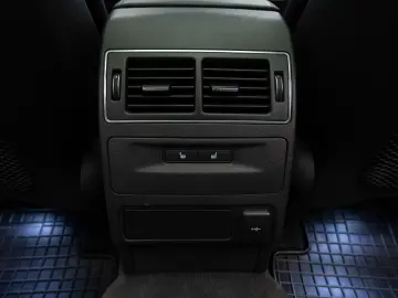 Jaguar F-Pace SVR AWD